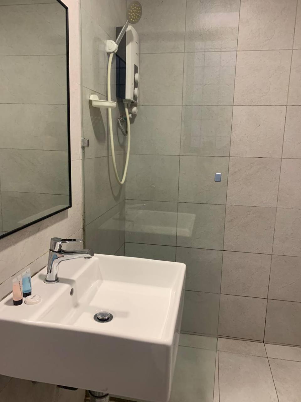 The Daily Hotel Kota Kinabalu Luaran gambar