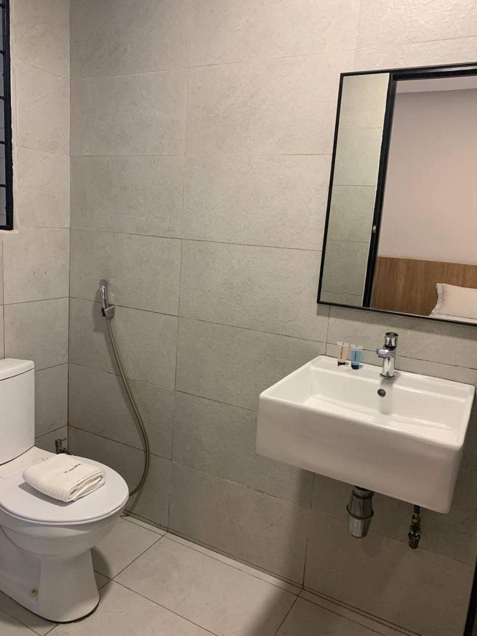 The Daily Hotel Kota Kinabalu Luaran gambar